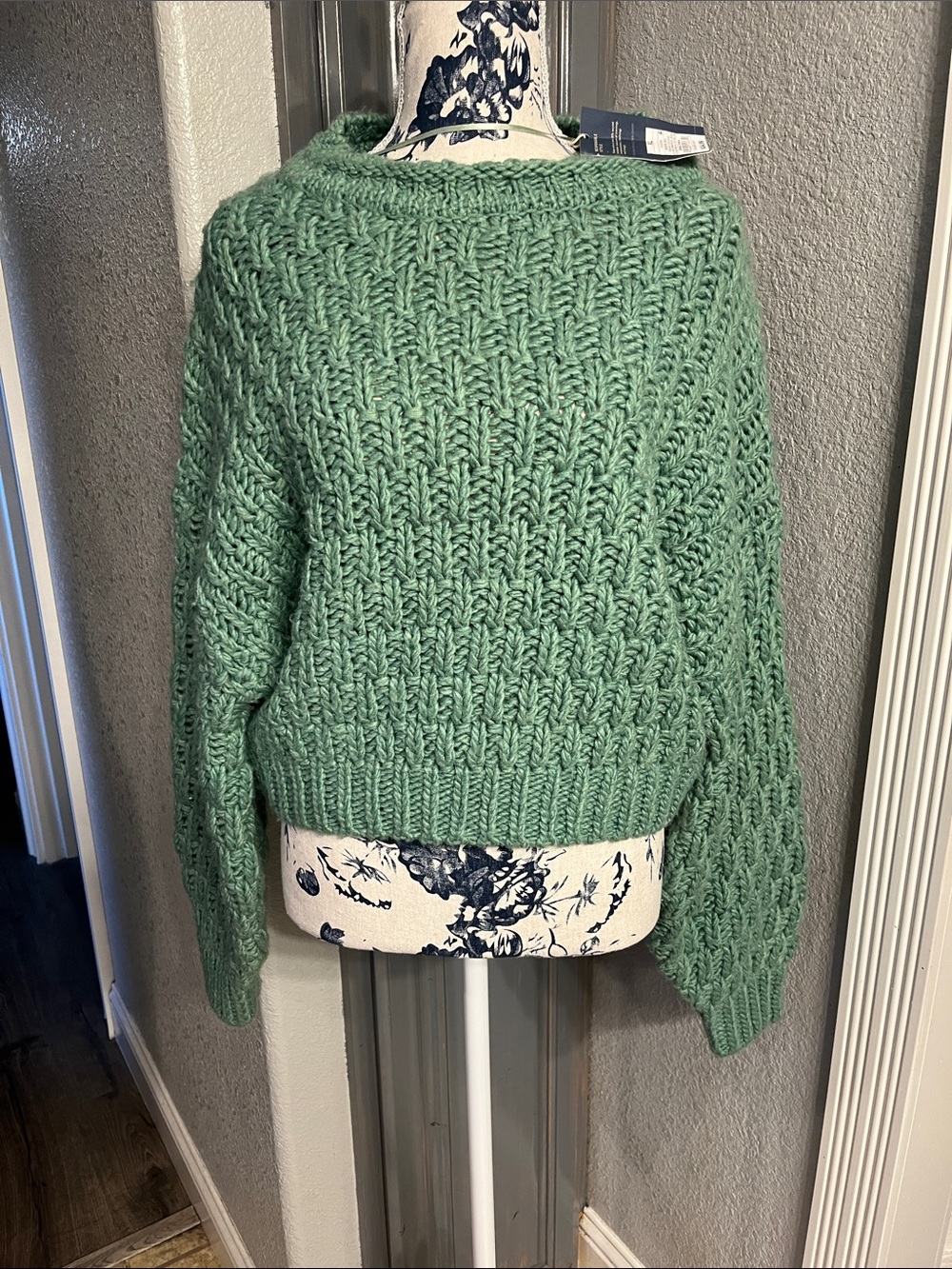 Universal Thread Chunky Sage Green Crewneck Sweater